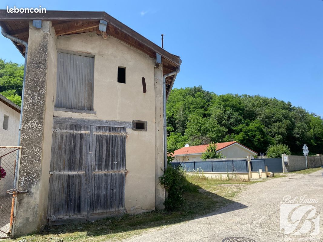 2 pièces 42 m² · à Bourg-Saint-Christophe · 42 m² · 325 €/mois