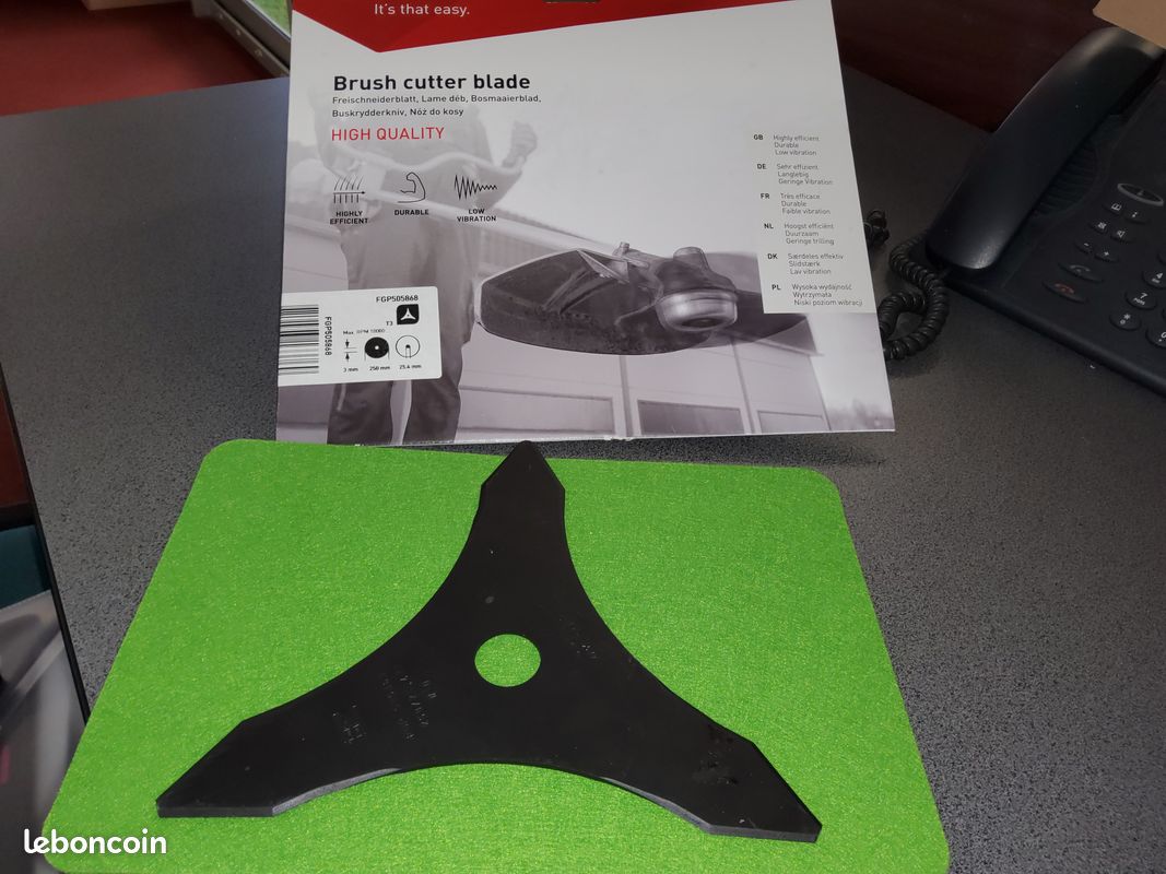 🚨 Promo lame 3 dents 250x25,4x3 réf FGP505868 marque Kramp Boyer motoculture 😊 (image 1)