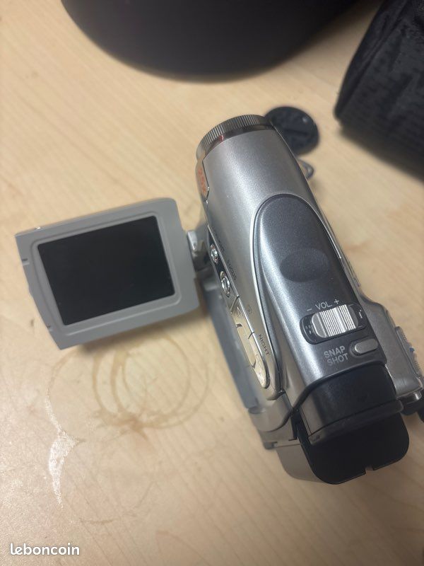 JVC, MUSTEK: PETIT & MINI CAMESCOPE NUMÉRIQUE NEUFS AVEC