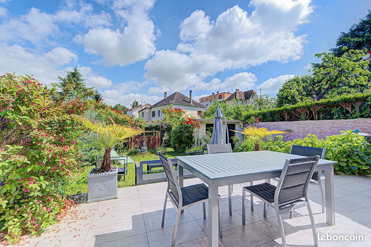 Maison 5 pièces 124 m² · à Saint-Germain-en-Laye · 124 m² · 599 000 €