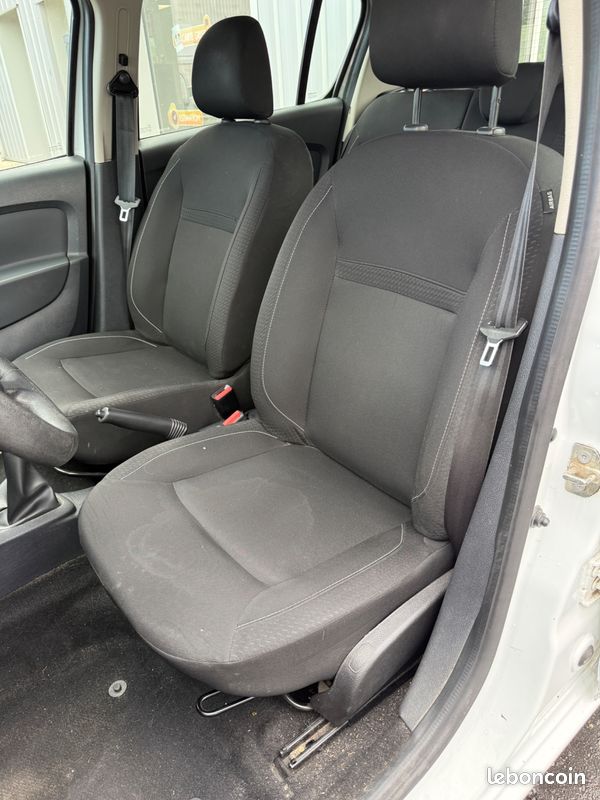 DACIA SANDERO 1.5 DCI 75 ch AMBIANCE - VITRE ELECTRIQUE - DISTRIBUTION POUR LA VENTE (image 14)