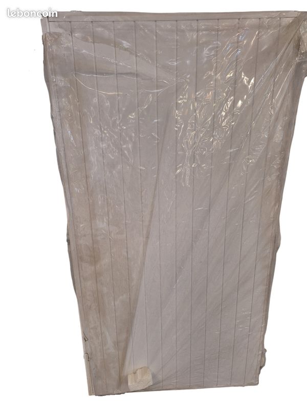 Volets battants pvc C2R avec baguette pvc abimée (image 1)