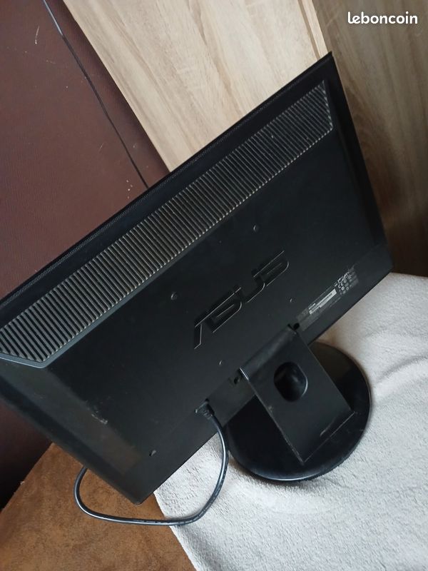Ecran moniteur ASUS 18,5" (47cm) (image 3)