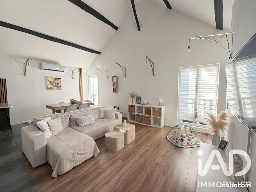 Immeuble 3 pièces 150 m² · à Leudeville · 150 m² · 380 000 €