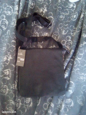 Sacoche noire en simili cuir noir Mixte neuf avec étiquette