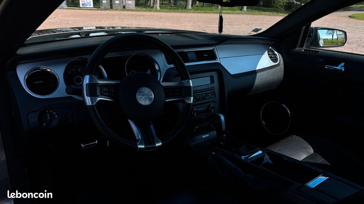 Ford Mustang V Coupé V6 3.7L (image 5)