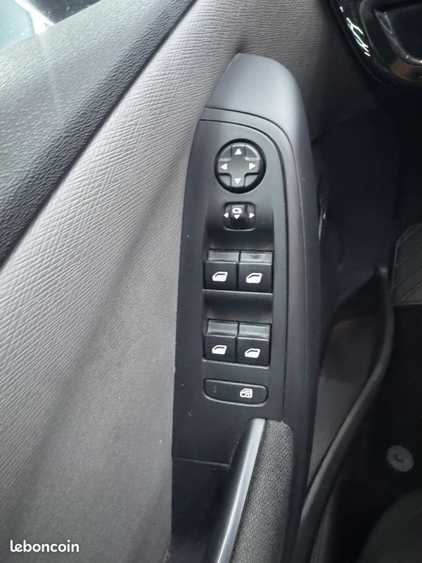 Citroën Grand C4 Picasso 1.6 HDI 120Ch *7 PL *DISTRI NEUVE *CAMERA AR* TOIT PANO *GARANTIE 12MOIS (image 25)