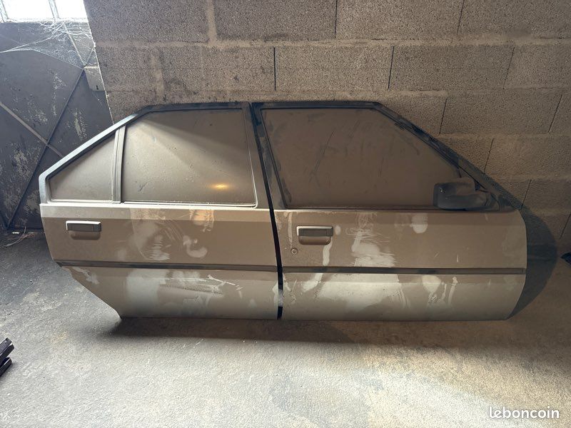 Porte Avant Droit Pour Citroën BX (1.9D 8V) - Occasion En Bon état, Couleur Bleu, Garantie 12 Mois