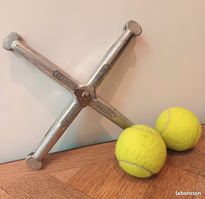 Raquette tennis bois Snauwaert avec sa roix métal zéphir - Sport & Plein air
