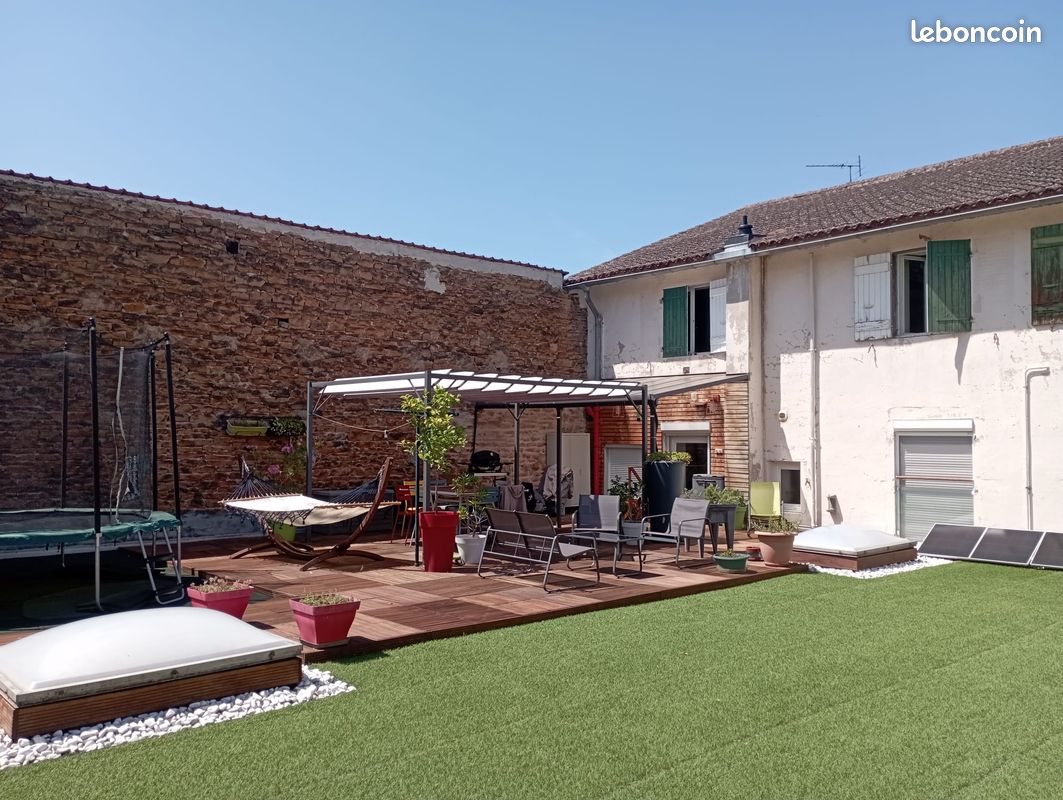 Appartement 5 pièces 150 m² · à Saint-Laurent-sur-Saône · 150 m² · 299 900 €