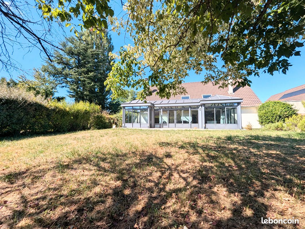 Maison 9 pièces 203 m² · à La Queue-en-Brie · 203 m² · 549 800 €