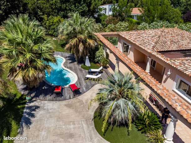Villa 9 pièces 224 m²