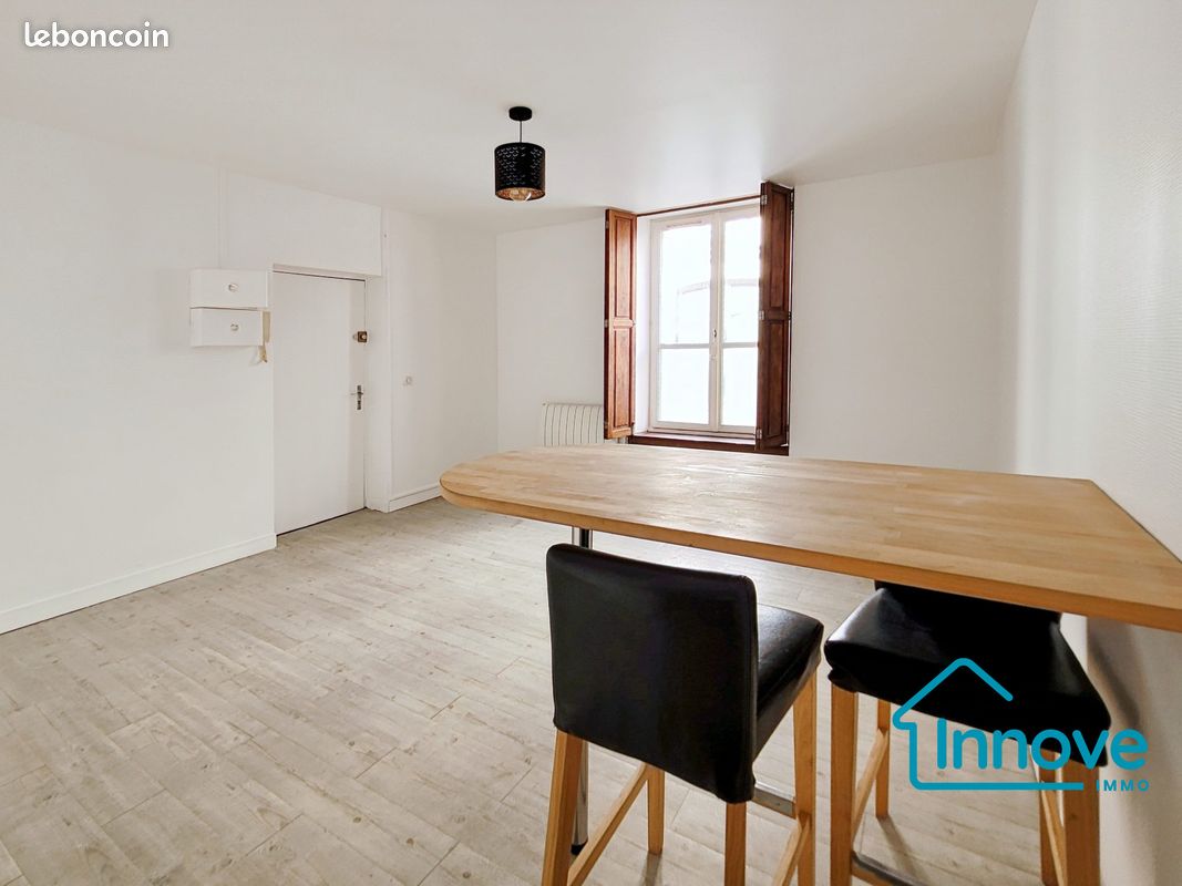 Appartement 1 pièce 24 m² · à Versailles · 24 m² · 746 €/mois