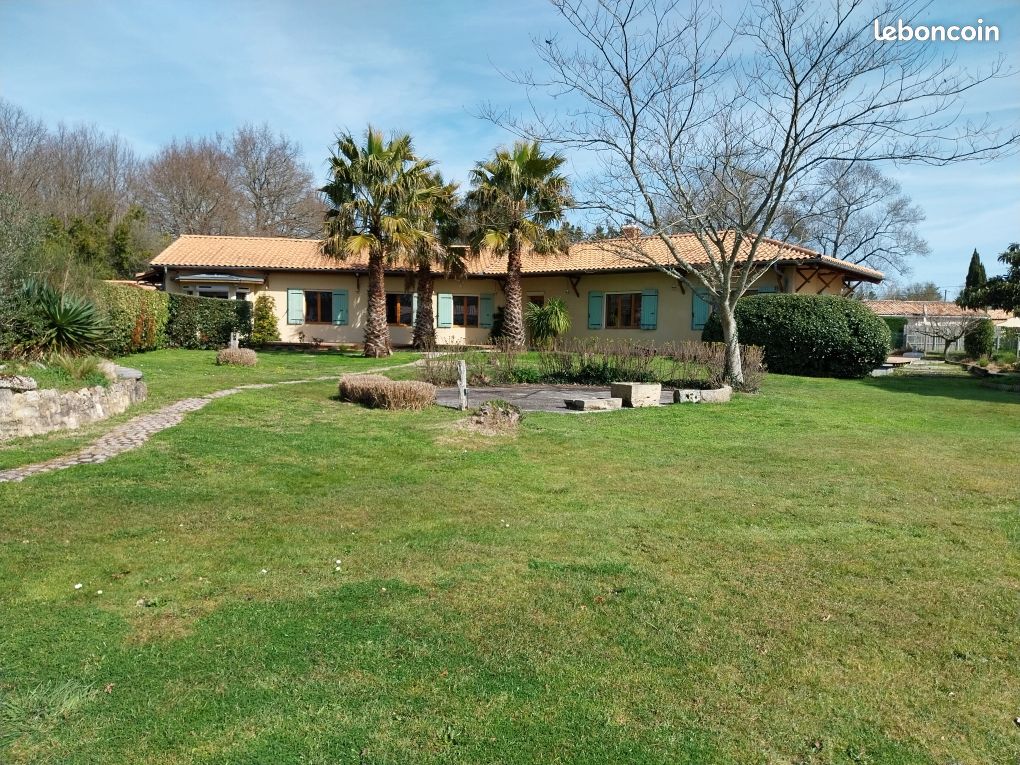 Maison 6 pièces 160 m² · à Saint-Vivien-de-Médoc · 160 m² · 350 000 €
