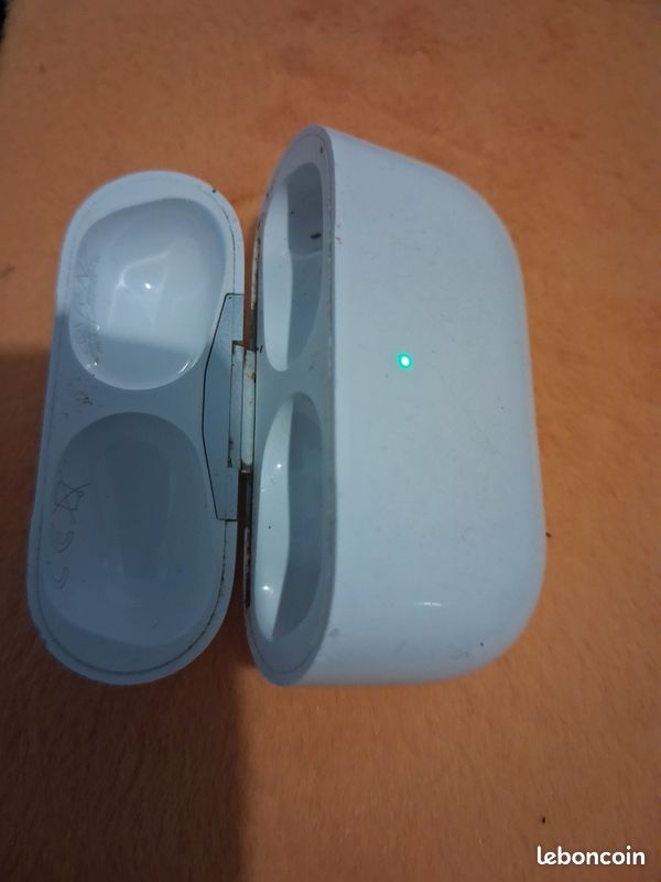Boîtier airpods vide occasion (image 4)