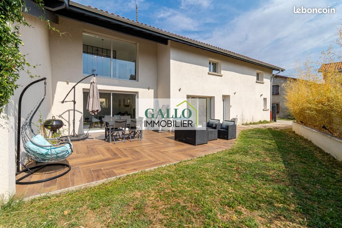 Maison 5 pièces 160 m² · à Moidieu-Détourbe · 160 m² · 369 000 €