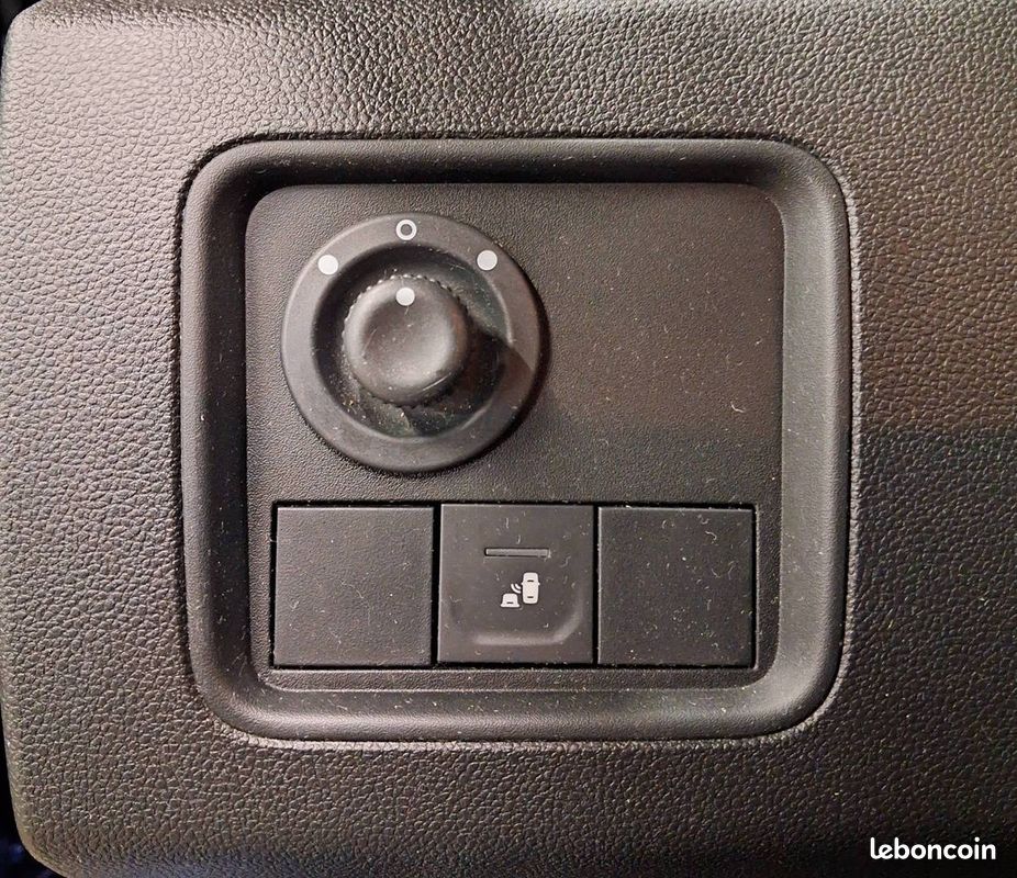 DACIA Duster Blue dCi 115 4x2 Prestige + (image 28)