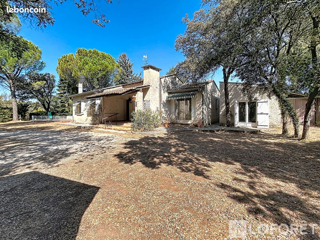 Maison 5 pièces 113 m² · à Uchaux · 113 m² · 330 000 €