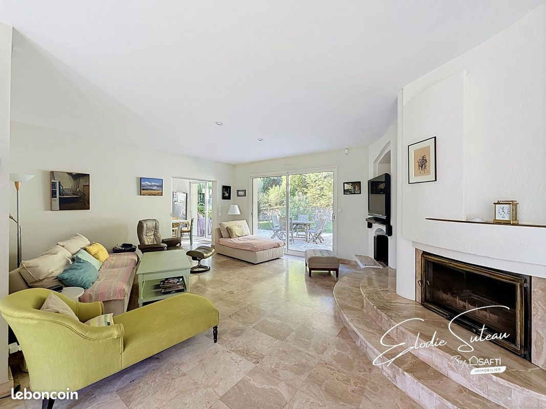 Maison 9 pièces 243 m² · à Avrillé · 243 m² · 748 000 €