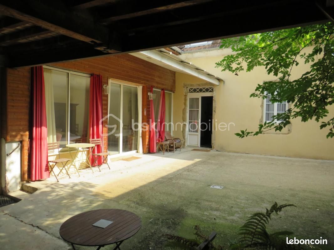 Maison 5 pièces 187 m² · à Garlin · 187 m² · 179 000 €