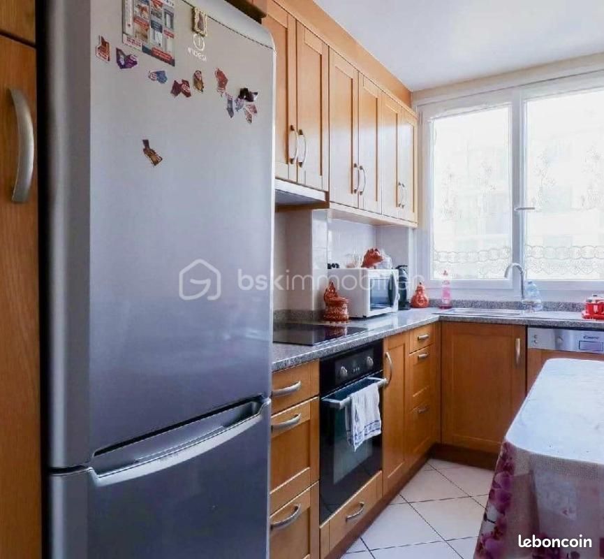 Appartement 5 pièces 67 m² · à Vitry-sur-Seine · 67 m² · 650 €