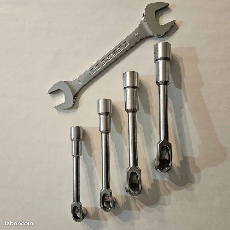 Clés à pipe , outils et rangement professionnels