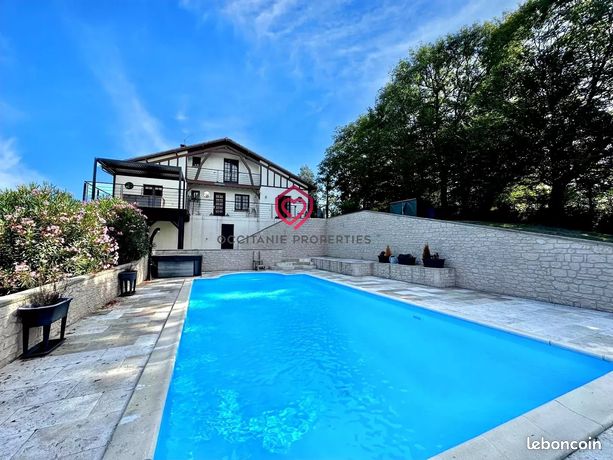 Propriété 7 pièces 142 m²