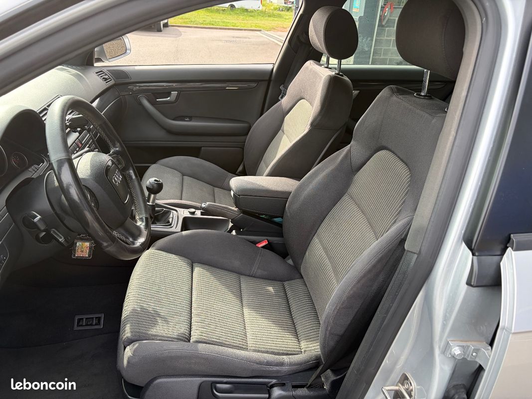 AUDI A4 A4 1.9 TDI S-Line / Carnet complet (image 31)