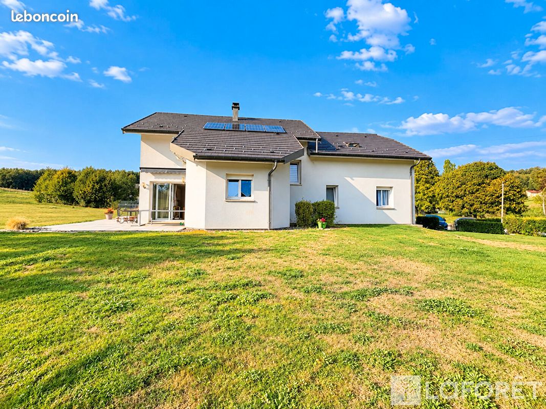 Maison 6 pièces 182 m² · à Bellefontaine · 182 m² · 325 000 €