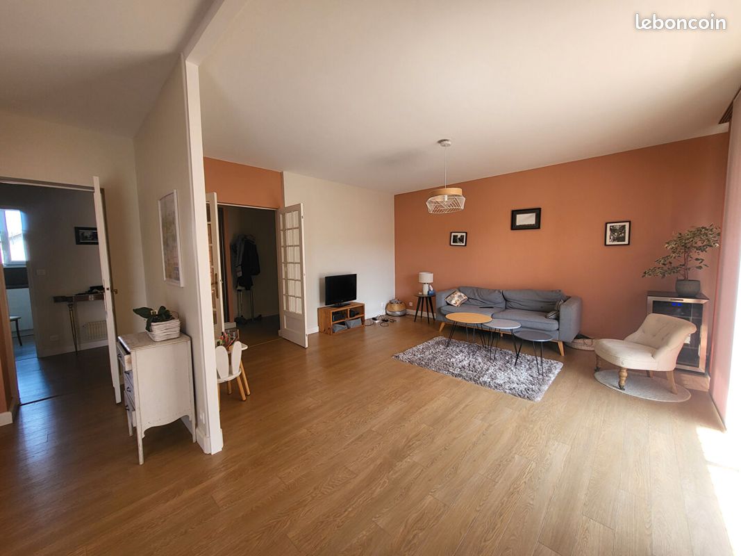 Appartement 5 pièces 142 m² · à Poitiers · 142 m² · 1 350 €/mois