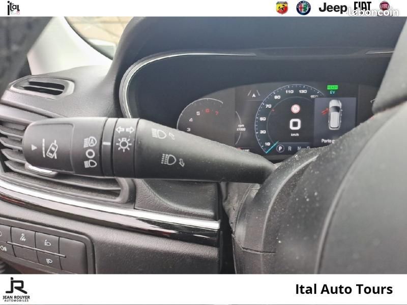 Fiat Tipo Cross 1.5 FireFly Turbo 130ch S/S Plus Hybrid DCT7 MY22 (image 17)