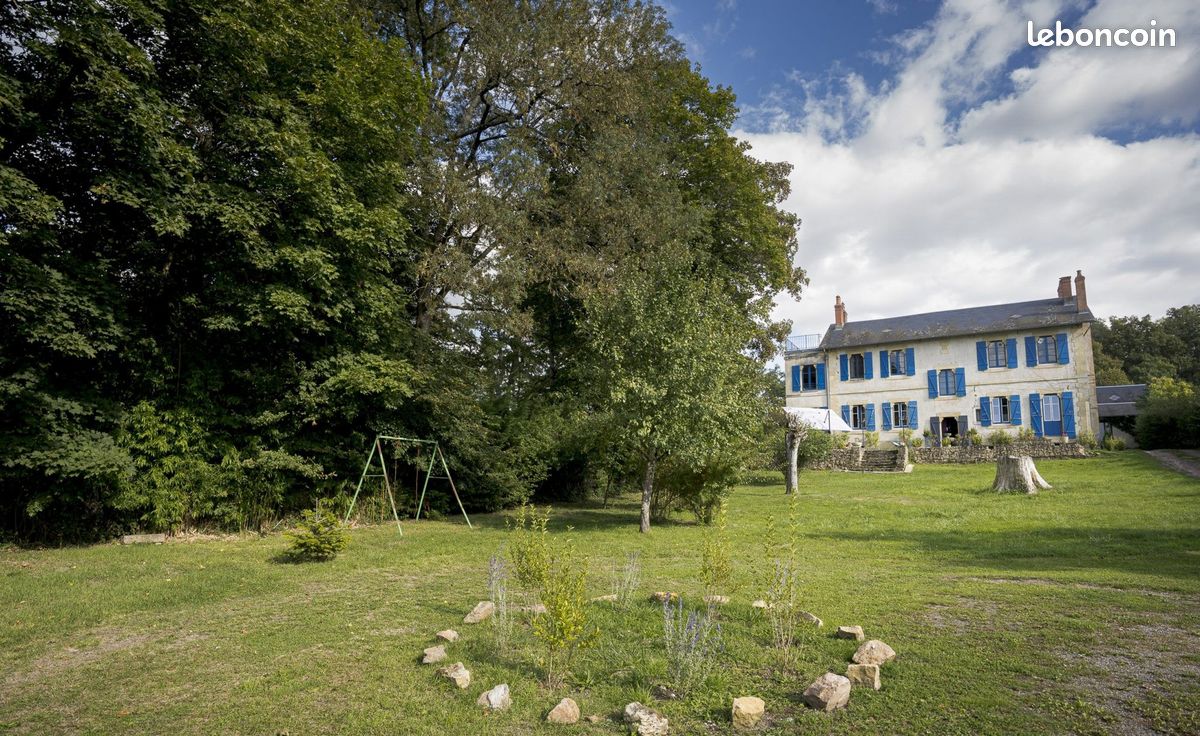 Maison 9 pièces 240 m² · à Saint-Honoré-les-Bains · 240 m² · 415 000 €