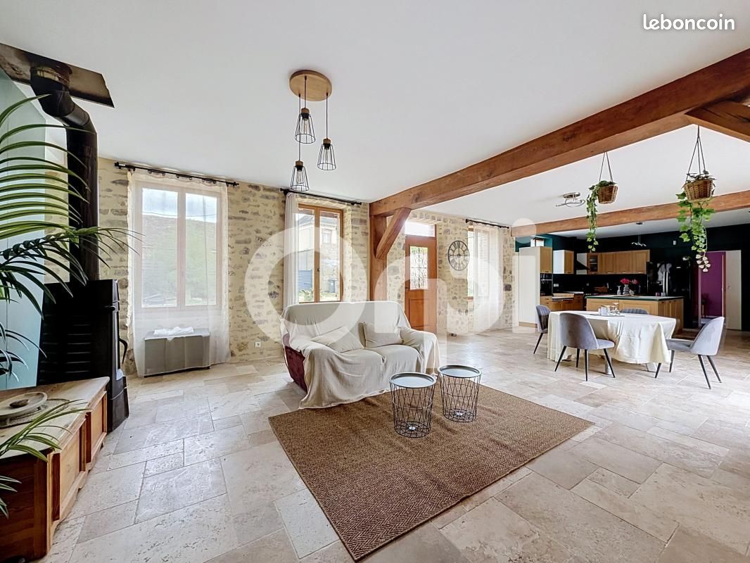 Maison 5 pièces 253 m² · à Villeblevin · 253 m² · 358 000 €