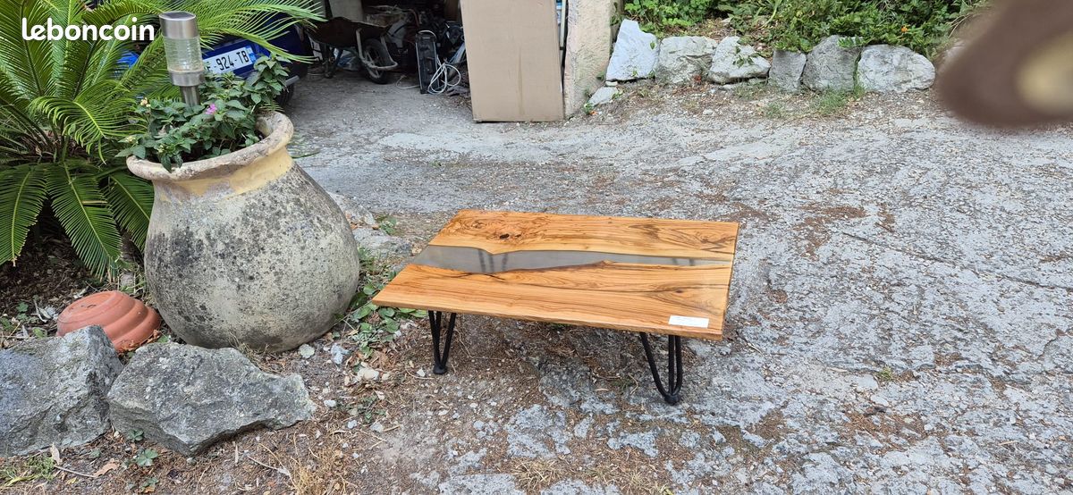 Table basse en olivier 100% faite main (image 1)