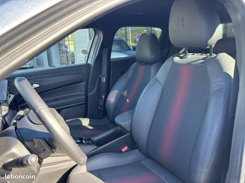 Alfa Romeo Junior 1.2 Ibrida 145 ch e-DCT6 Premium (image 9)