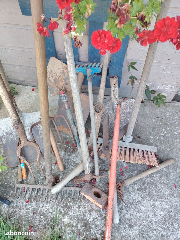 Lot outils anciens (image 1)