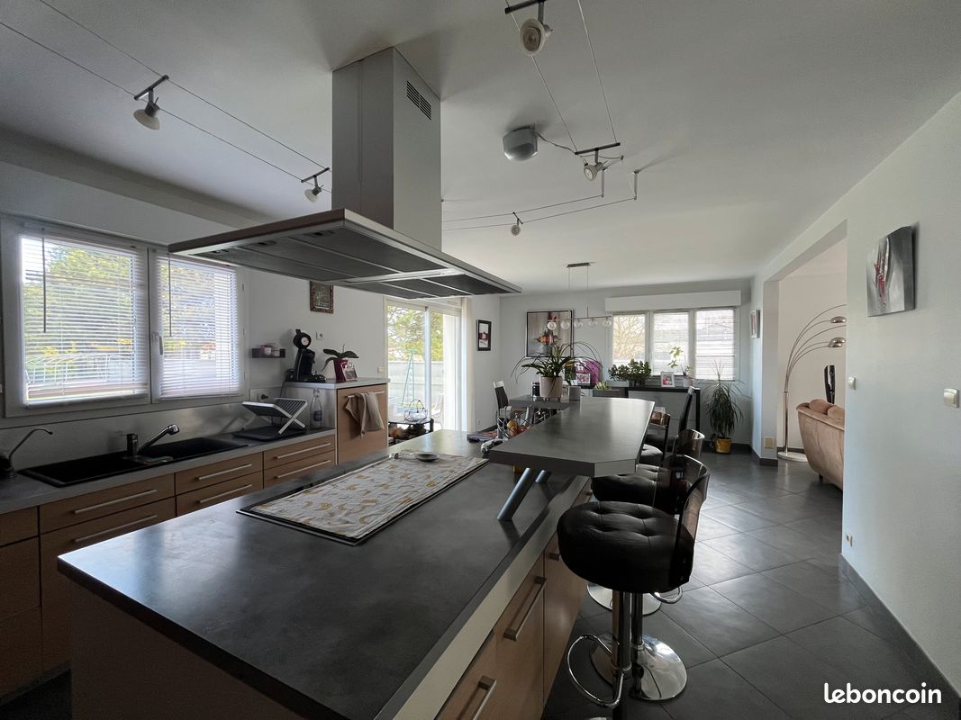 Maison 7 pièces 220 m² · à Isles-sur-Suippe · 220 m² · 449 000 €