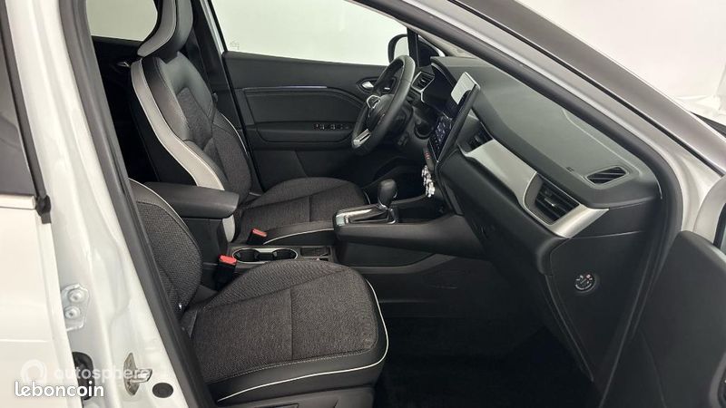 Renault Captur 1.6 E-Tech hybride 145ch Techno Fast Track (image 15)
