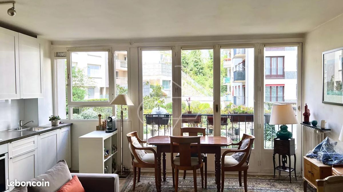 Appartement 2 pièces 44 m² · à Paris · 44 m² · 362 000 €