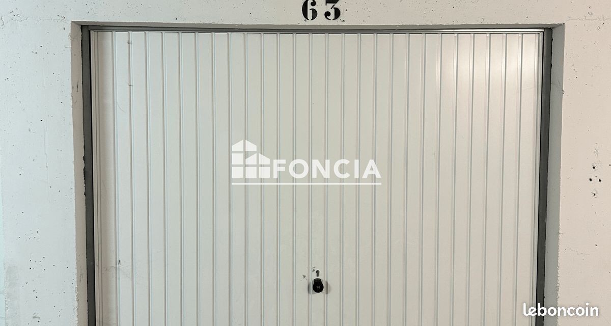 Parking 12 m² · à Orléans · 12 m² · 181 €/mois