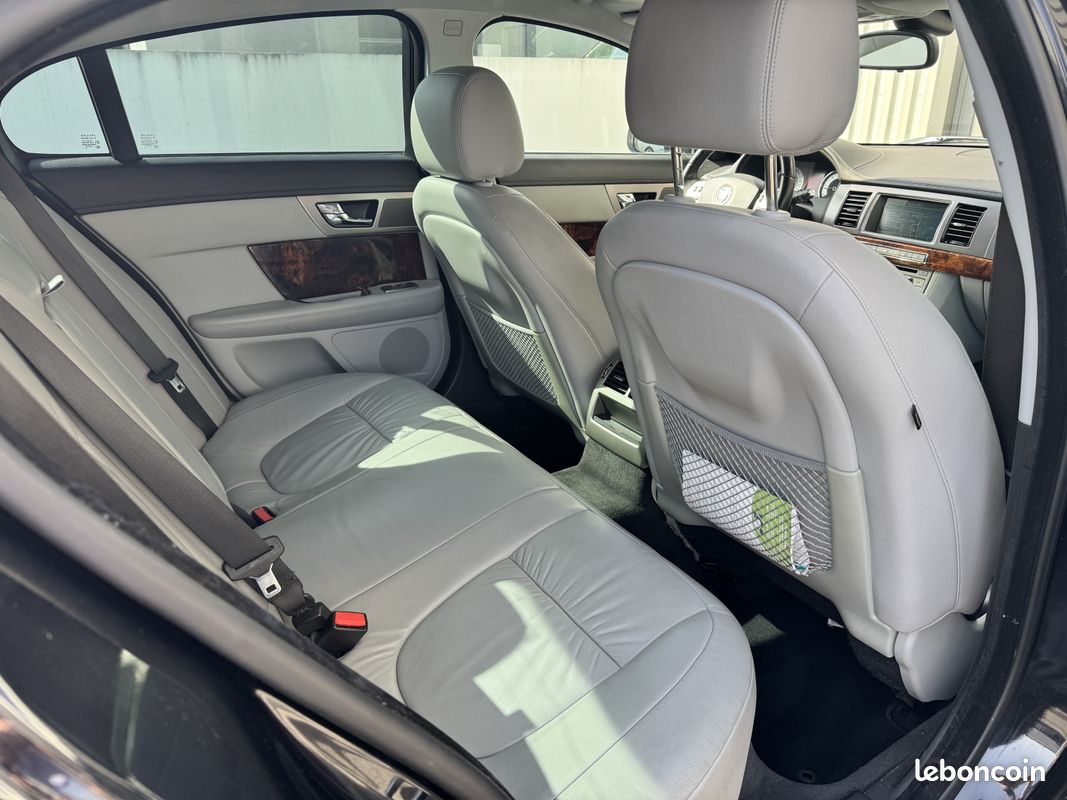 JAGUAR XF 2.7D Bi-Turbo Luxe - Historique complet (image 15)