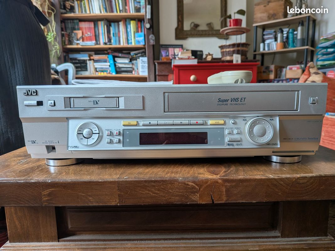 Combin JVC HR DVS2MS S VHS MiniDV Complet Vendu En L tat combin-jvc-hr-dvs2ms-s-vhs-minidv-complet-vendu-en-l-tat