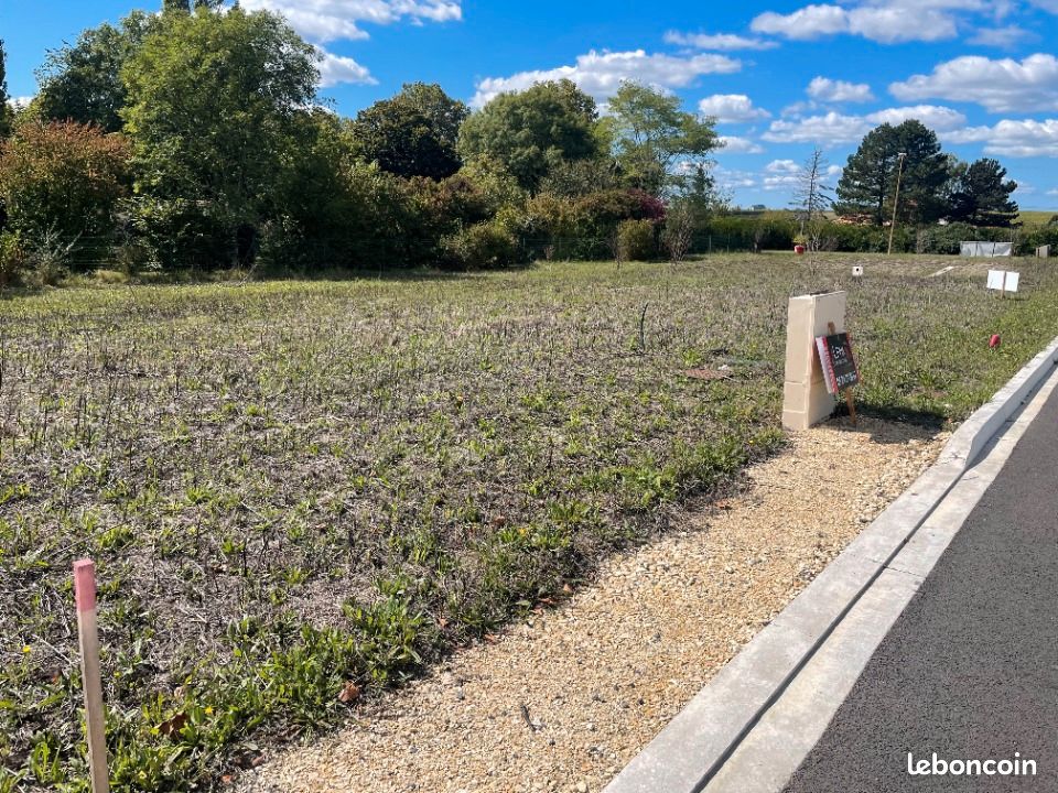 Terrain 300 m² Pugnac · 30 000 €