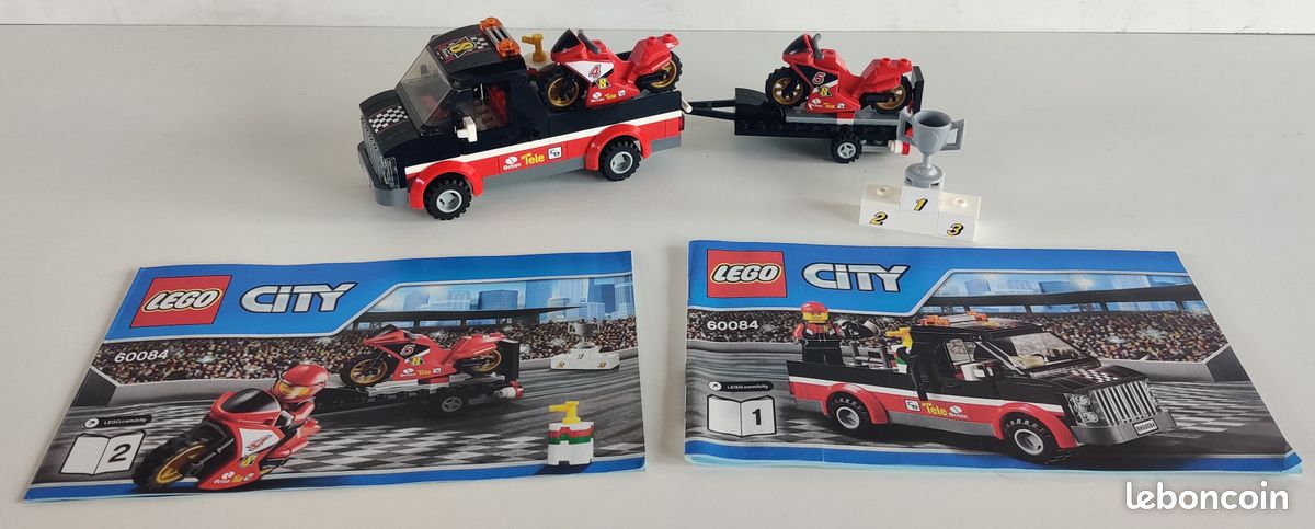 60084 LEGO City - Le transporteur de motos de course (image 1)
