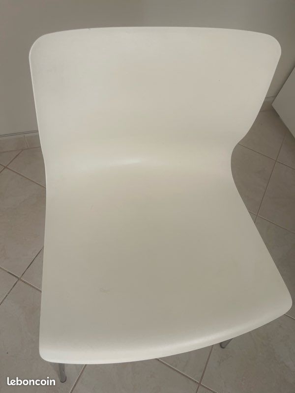 Table de salle à manger avec 6chaises IKEA (image 8)