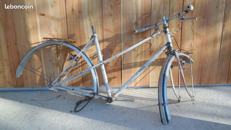 Vélo Ancien Marque Au Trèfle - Modèle Randonneuse - Pour Pièces / Restauration