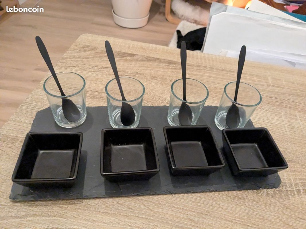 COM-FOUR® Service Apéritif 13 Pièces En Ardoise Avec Verres, Bols Carrés Et Cuillères - Parfait Pour Entrées, Apéros Et Collations