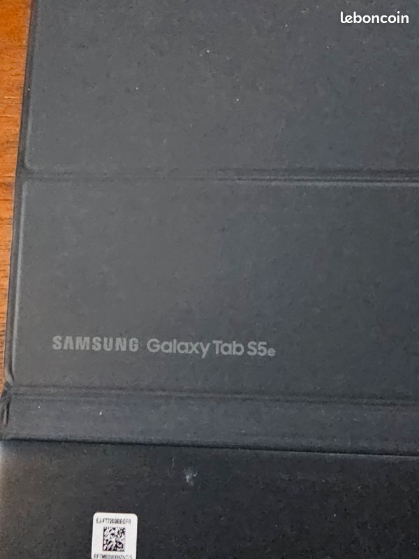 Samsung Galaxy Tab S5e 10,5" noire 128 Go Wifi avec housse de protection et clavier magnetique (image 4)