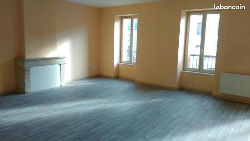 Appartement 3 pièces 64 m² · à Saint-Bonnet-le-Château · 64 m² · 400 €/mois