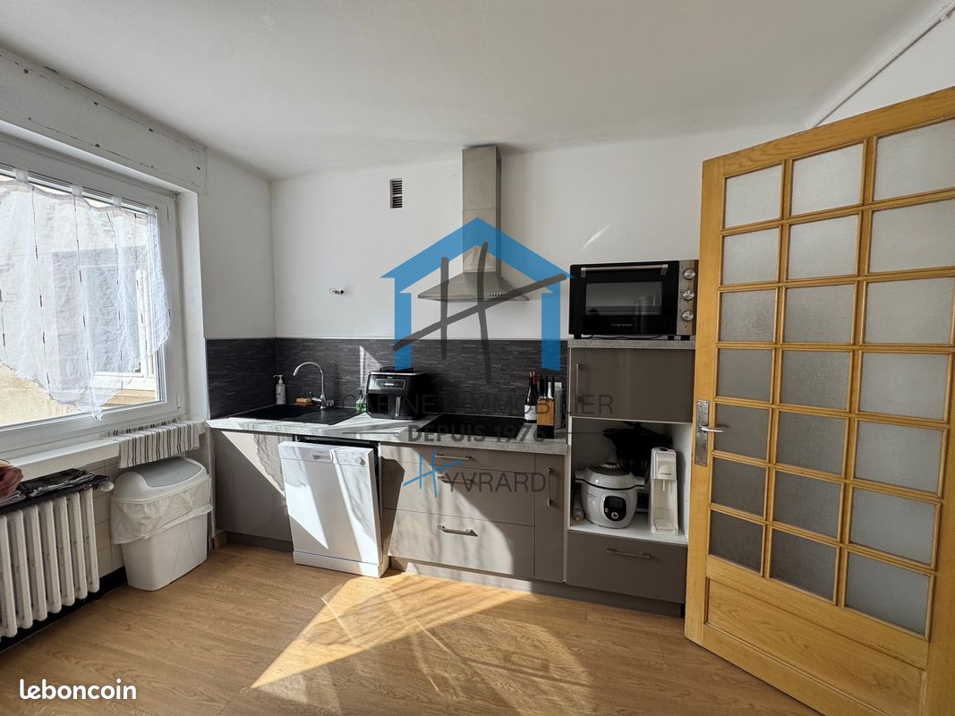 Appartement 3 pièces 89 m² · à Saint-Chamond · 89 m² · 880 €/mois